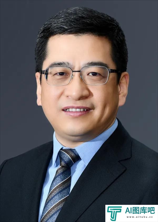 市政协委员陈前斌：让人工智能教育在重庆市中小学落地生根