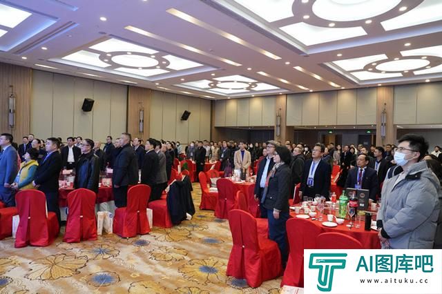 2025年新机遇在哪?AI大潮下如何共生共荣?