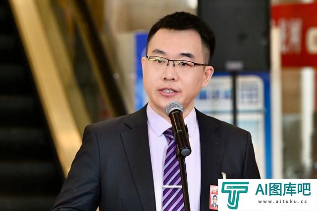 委员建议｜王喆委员：以人工智能资源优势，提升助老服务能级