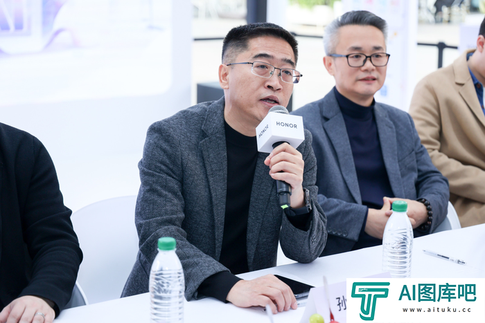 AI加持的荣耀互联网服务 究竟能带来哪些可能? AI加持的荣耀互联网服务 究竟能带来哪些可能?