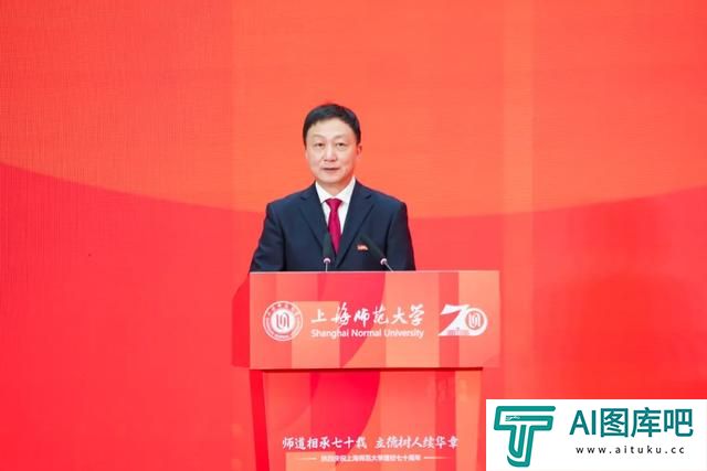 AI时代,教师是否到了要退出历史舞台的时刻?70岁的TA回答…… AI时代,教师是否到了要退出历史舞台的时刻?70岁的TA回答……