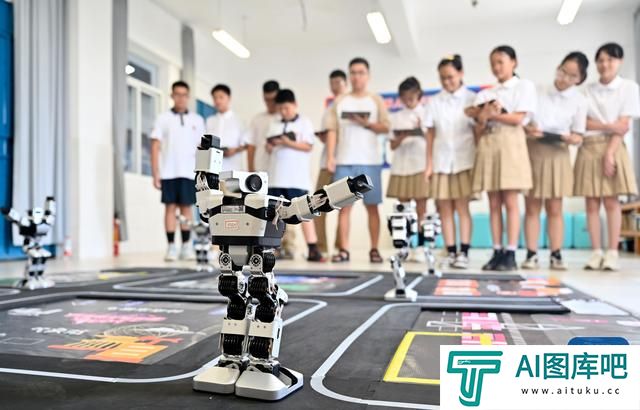 人工智能进校园 点亮学生科学梦