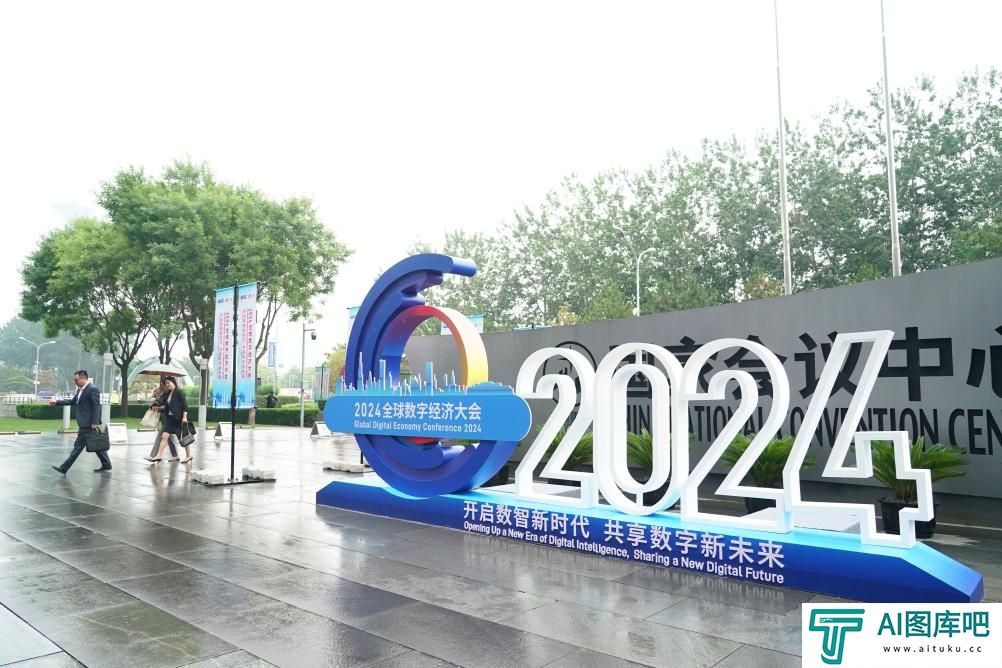 人工智能大模型“走进寻常百姓家”
