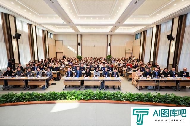 首届人工智能与国际中文教育大会在浙江师范大学举行