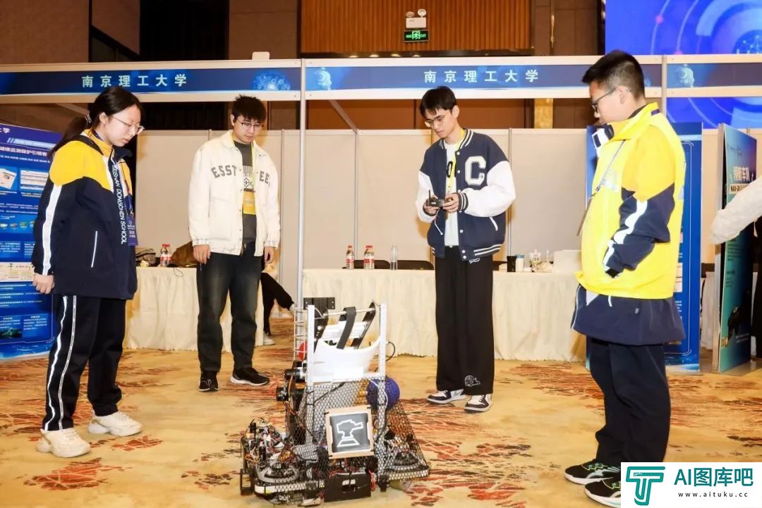 2024年全国青少年人工智能创新实践交流展示活动在南京举办