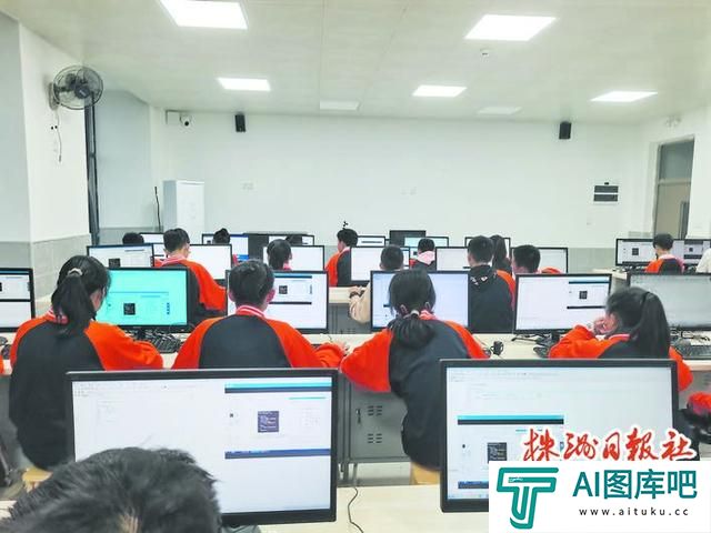 信息科技纳入中考科目范围 教学内容主要包括互联网、物联网、人工智能三大块